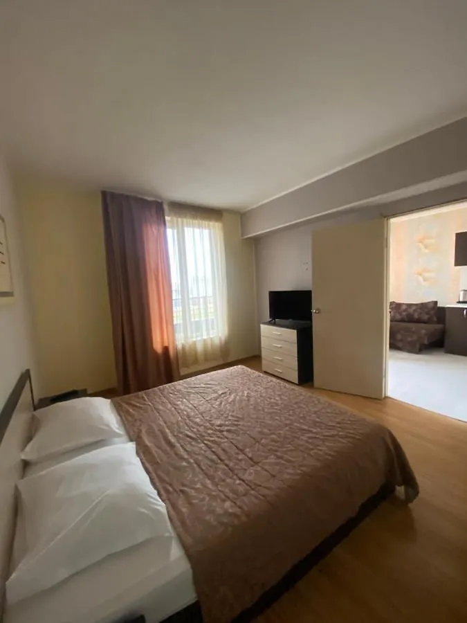 Apartments Danita & Restaurant&Pool Bar Varna